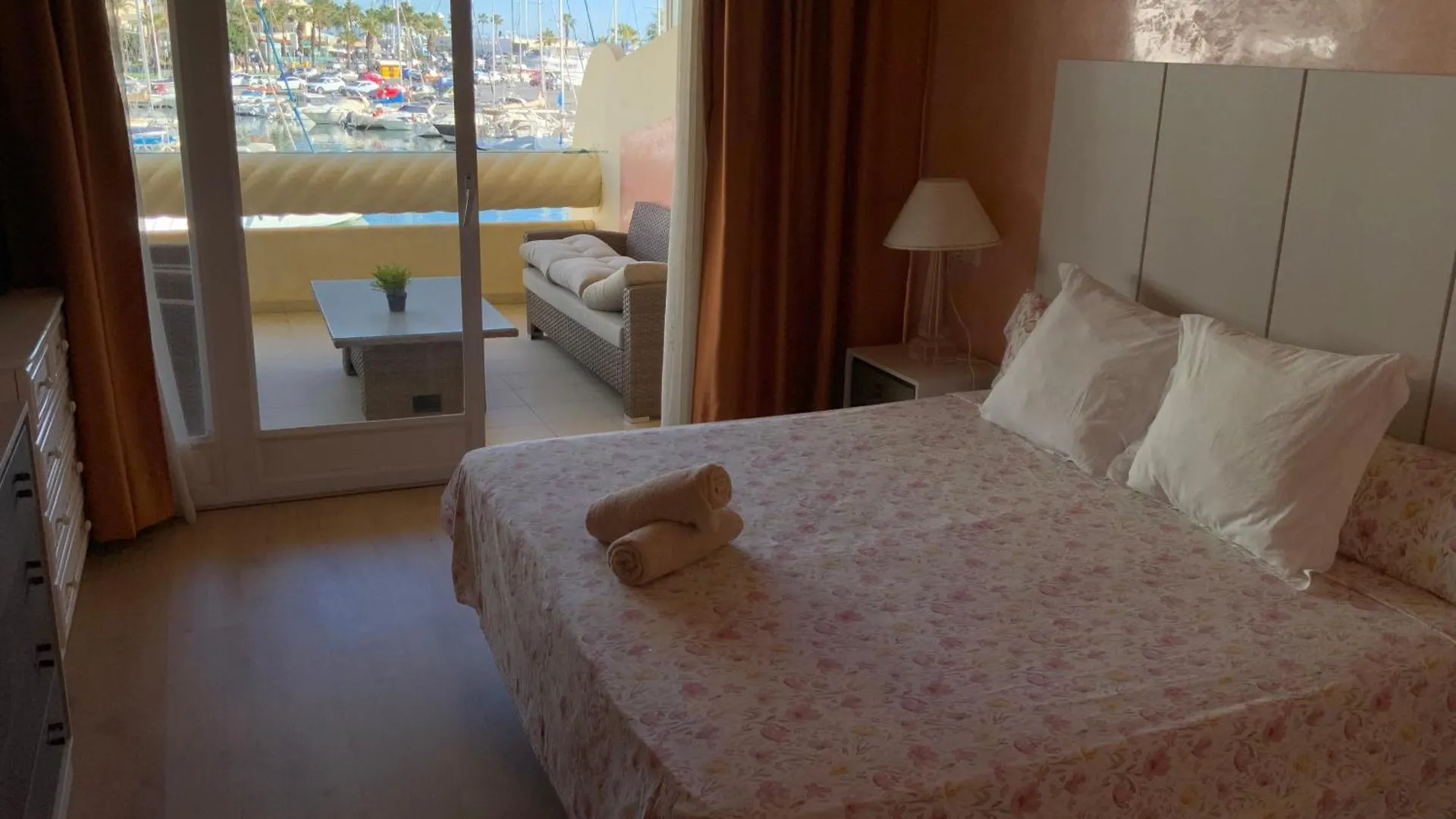 Piso Islas C111 Benalmadena 0*,