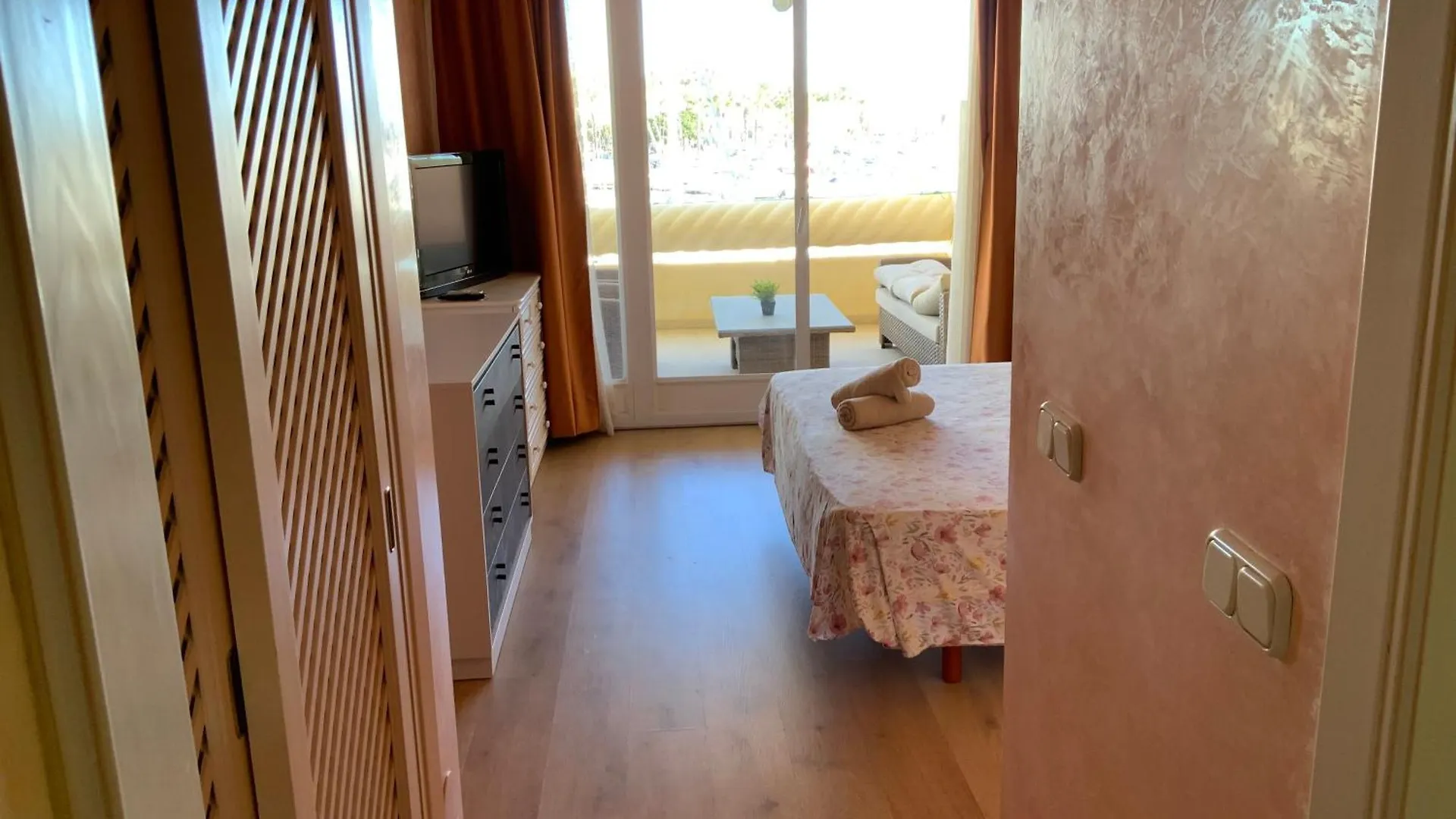 Piso Islas C111 Benalmádena Apartmán